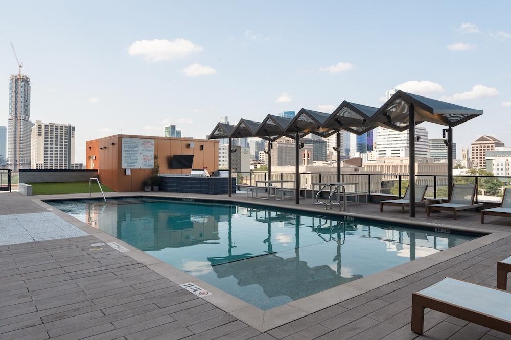 Kasa at The Waller Austin photo 5