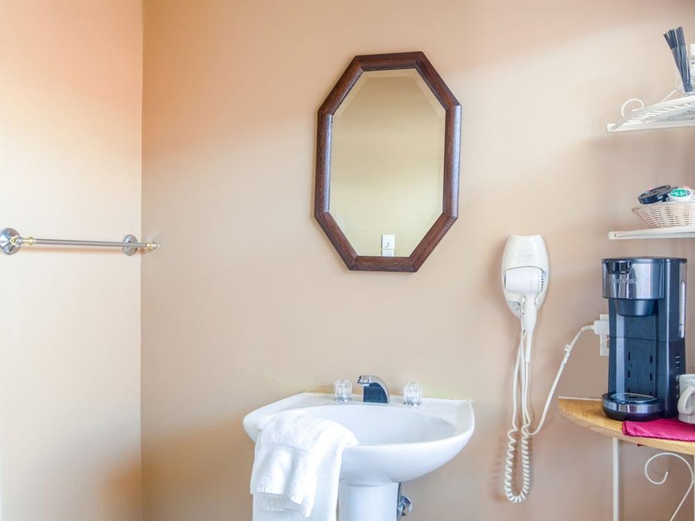 The Belmont Inn photo 31