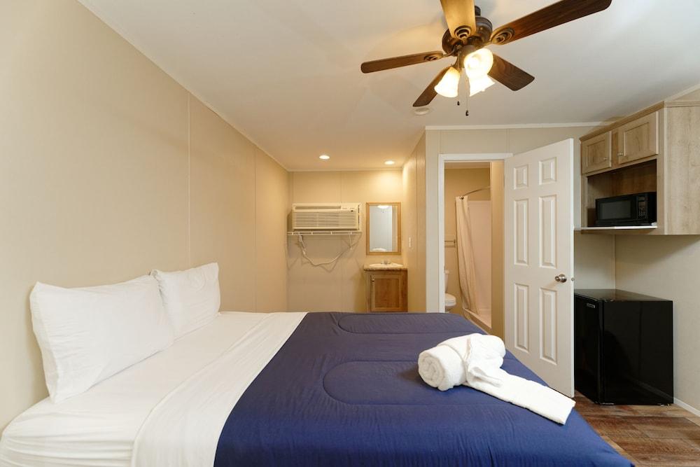 Target Hospitality - Big Spring Lodge photo 11