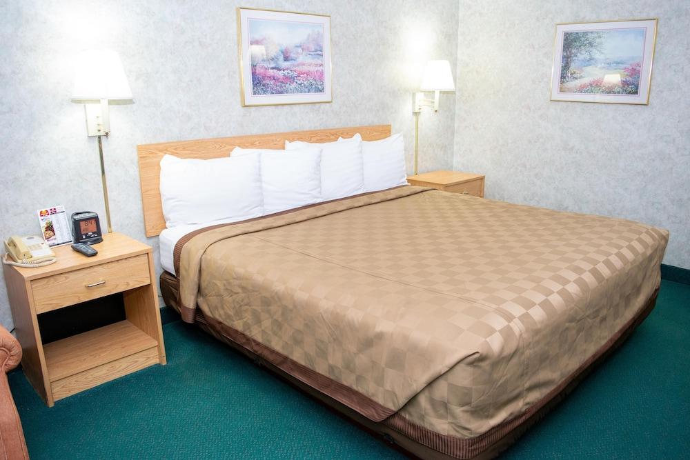 Regency Inn Perrysburg photo 3