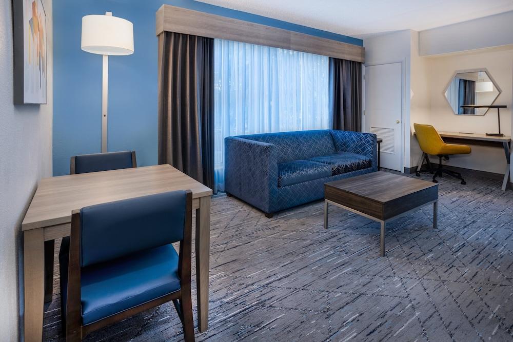 Holiday Inn Express Hotel & Suites New Tampa I-75 by IHG photo 69
