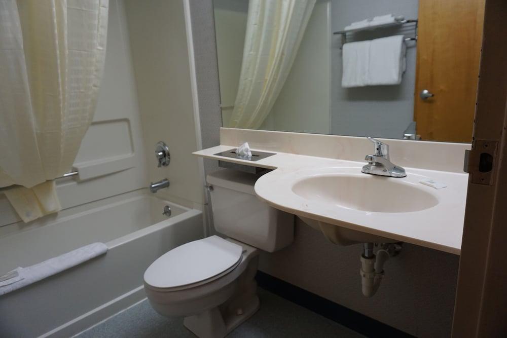 CenterWay Hotel Tonawanda photo 12