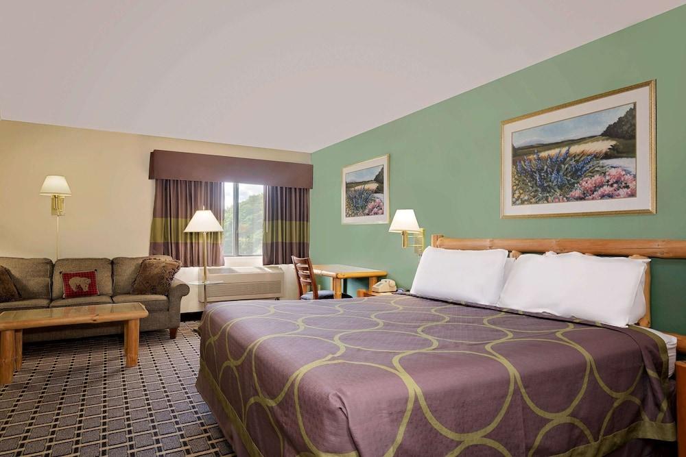 Super 8 by Wyndham Cloquet photo 8
