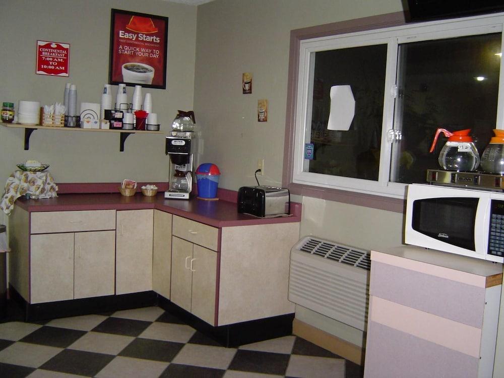 Heritage Inn photo 33