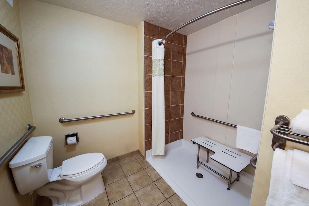 Hampton Inn Waterloo Cedar Valley photo 12