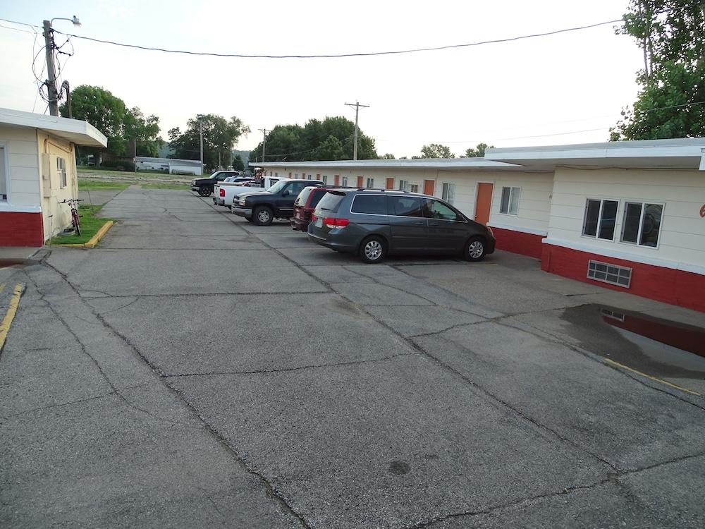 Rivers Inn Fort Madison photo 68