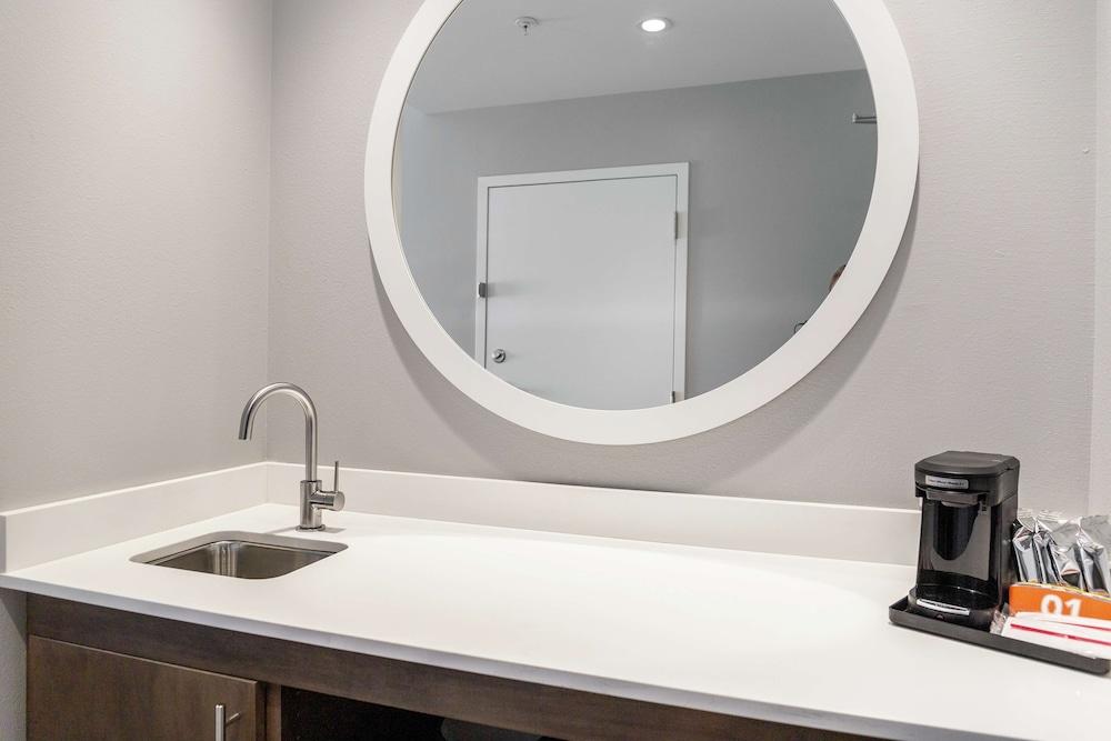 Hampton Inn & Suites Bridgeview Chicago photo 5