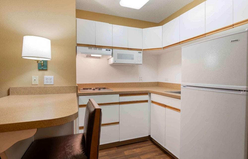Extended Stay America Suites Chicago Schaumburg Conv Center photo 23