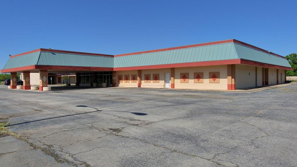 Countryside Inn & Suites photo 8
