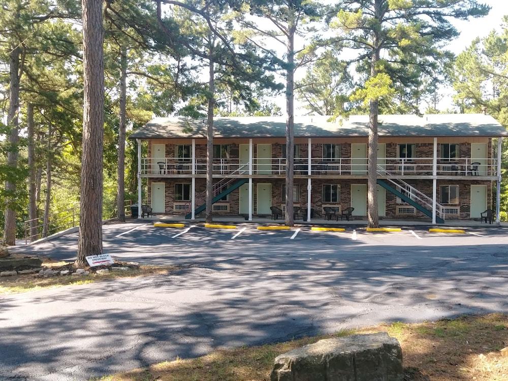Travelers Inn photo 36