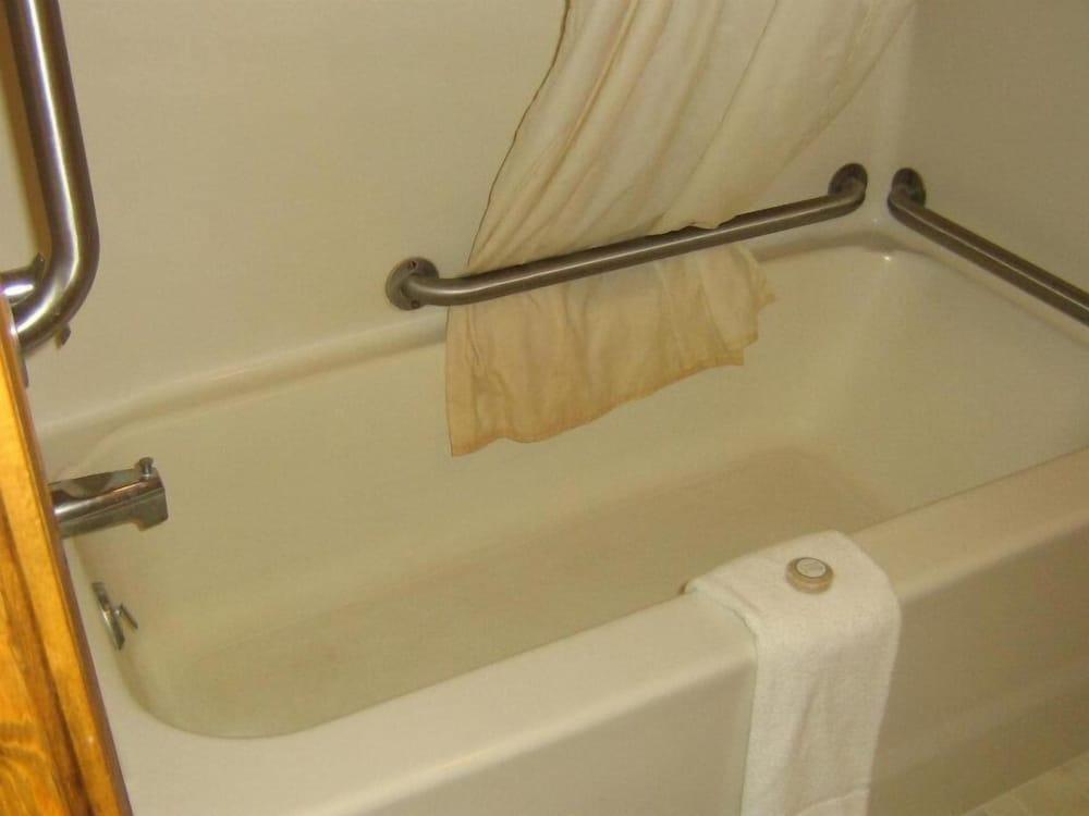 Chapel Hill Motel photo 17