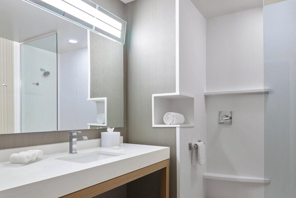 Courtyard by Marriott Denver Aurora photo 8