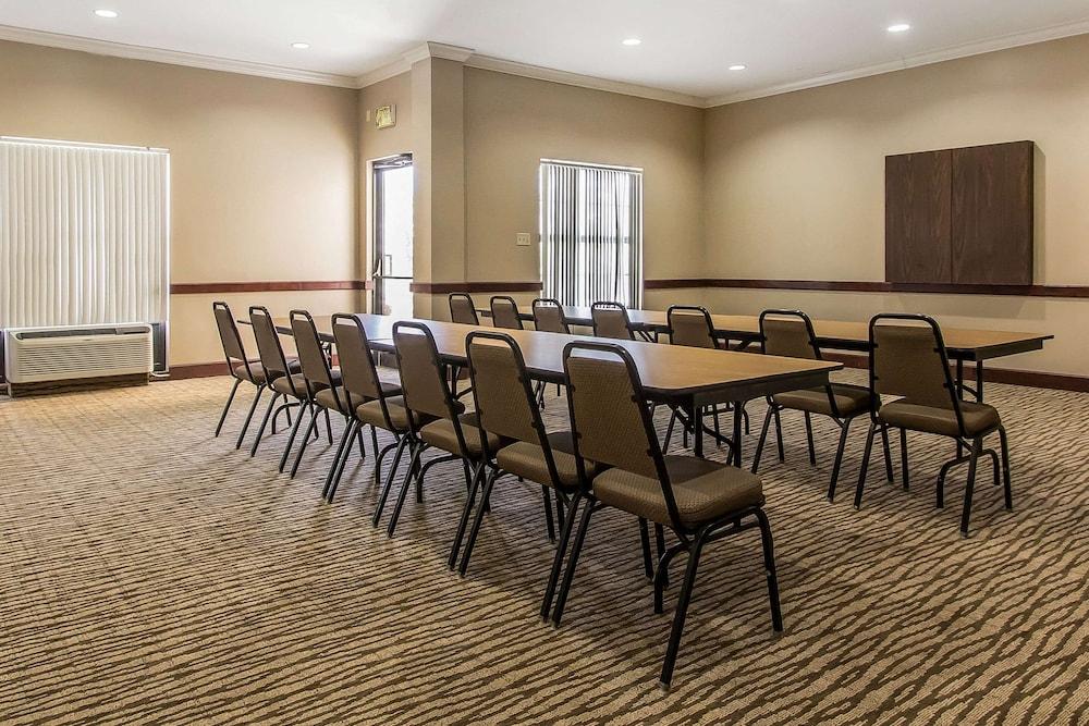 Quality Suites New Iberia photo 31