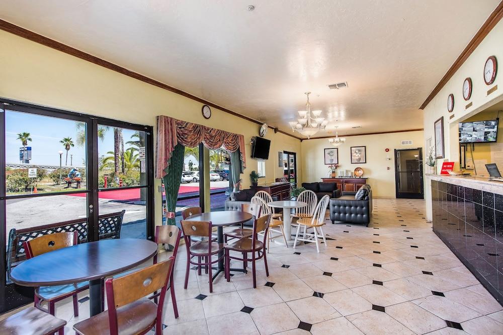 Budget Inn photo 14