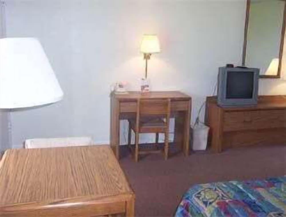 Knights Inn Kirksville photo 15