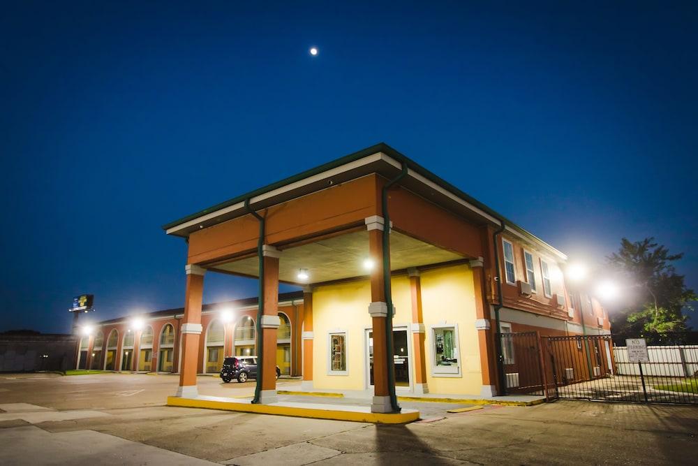Express Inn Gulf Bank photo 8