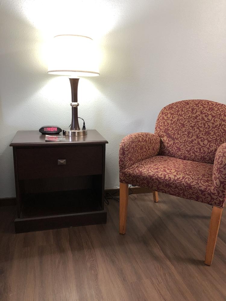 Valueinn Motel photo 29
