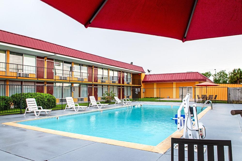 Red Roof Inn Slidell photo 5