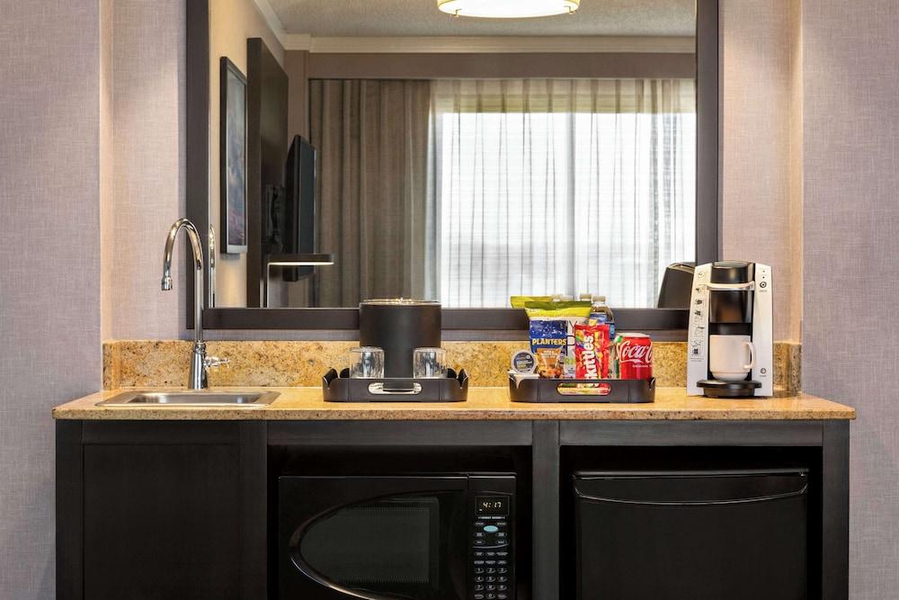 Embassy Suites by Hilton Kansas City Overland Park photo 11
