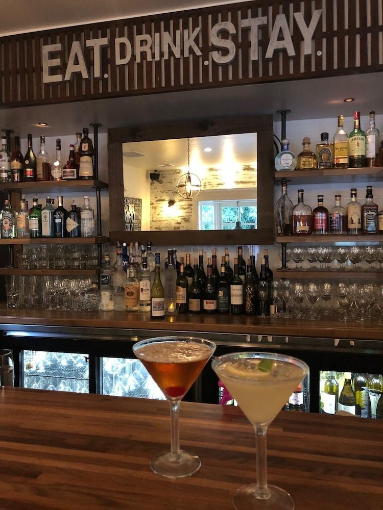 Glen Ellen Inn photo 16