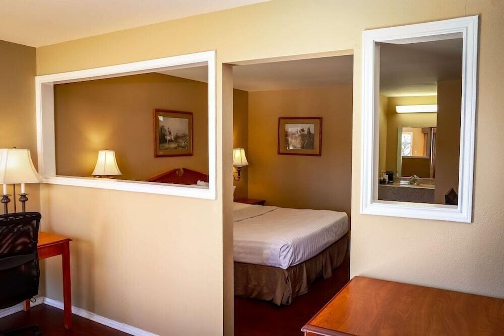 Americas Best Value Inn & Suites Sonora photo 9