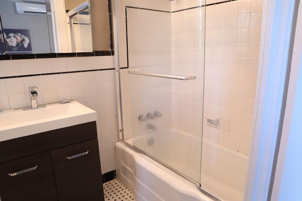 Midtown Suites photo 47