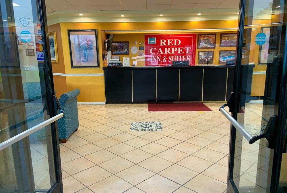 Red Carpet Inn & Suites photo 2