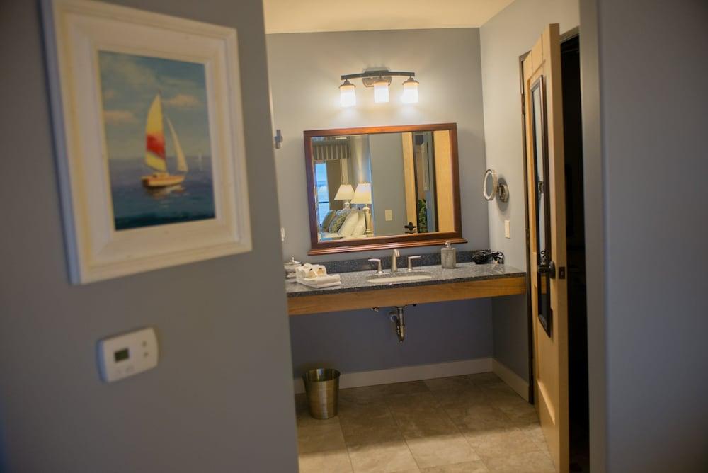 Blue Wave Inn photo 13