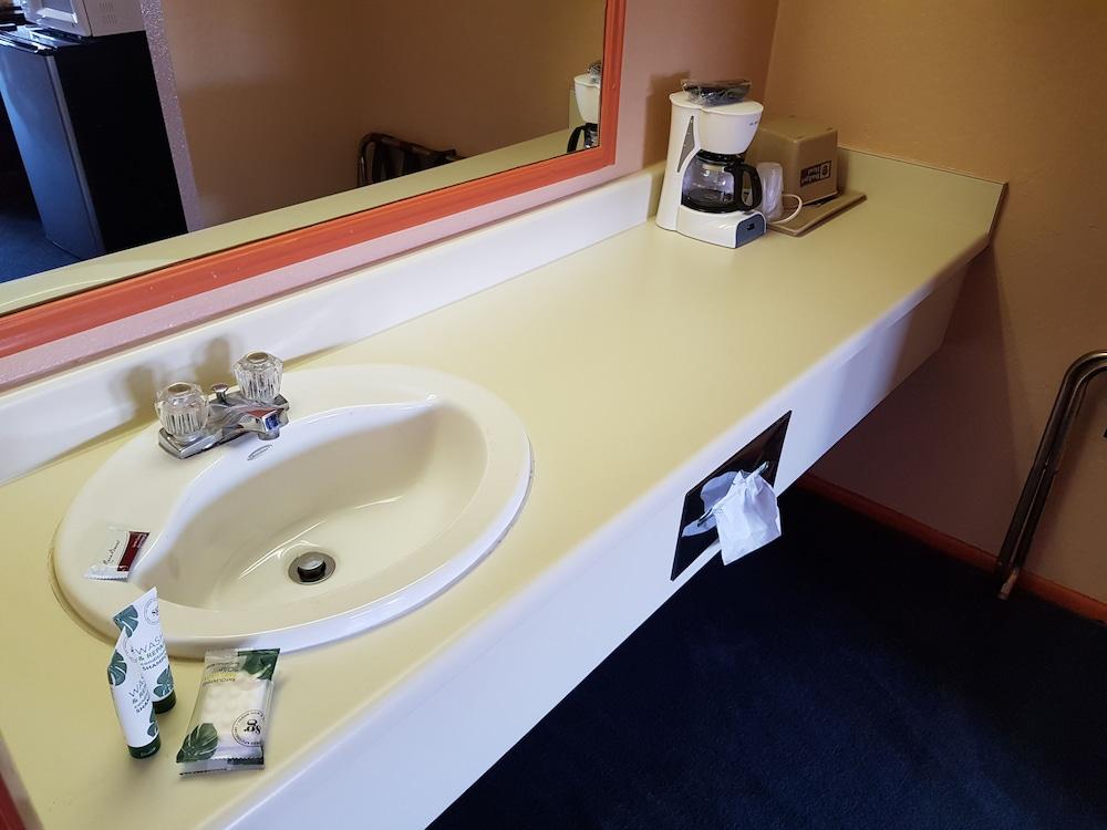 Budget Host Inn Eastland photo 42