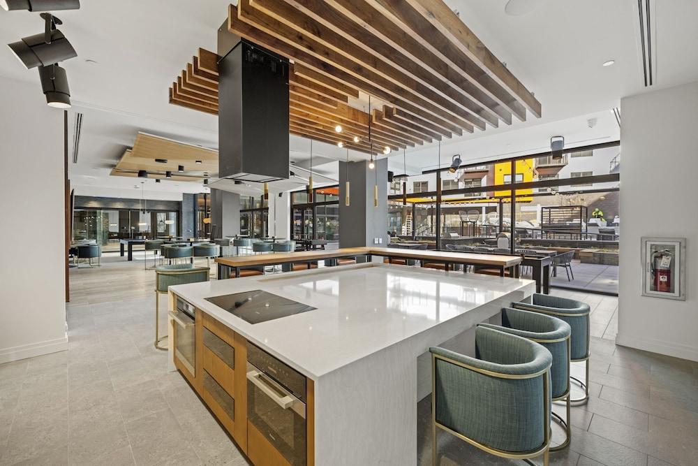 Placemakr Cathedral Heights photo 44