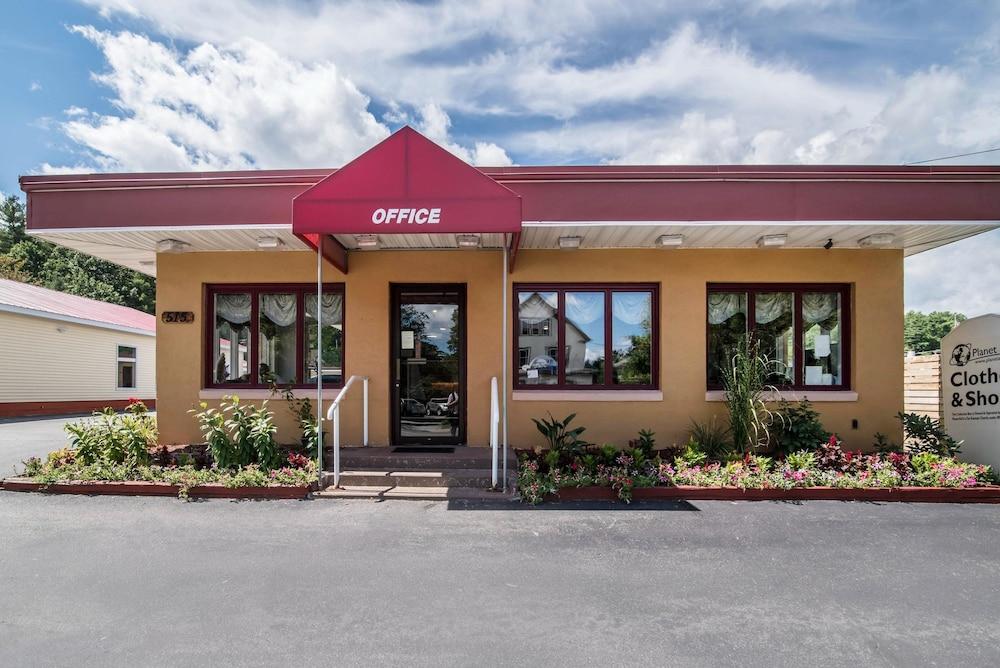 Econo Lodge Brattleboro South photo 10