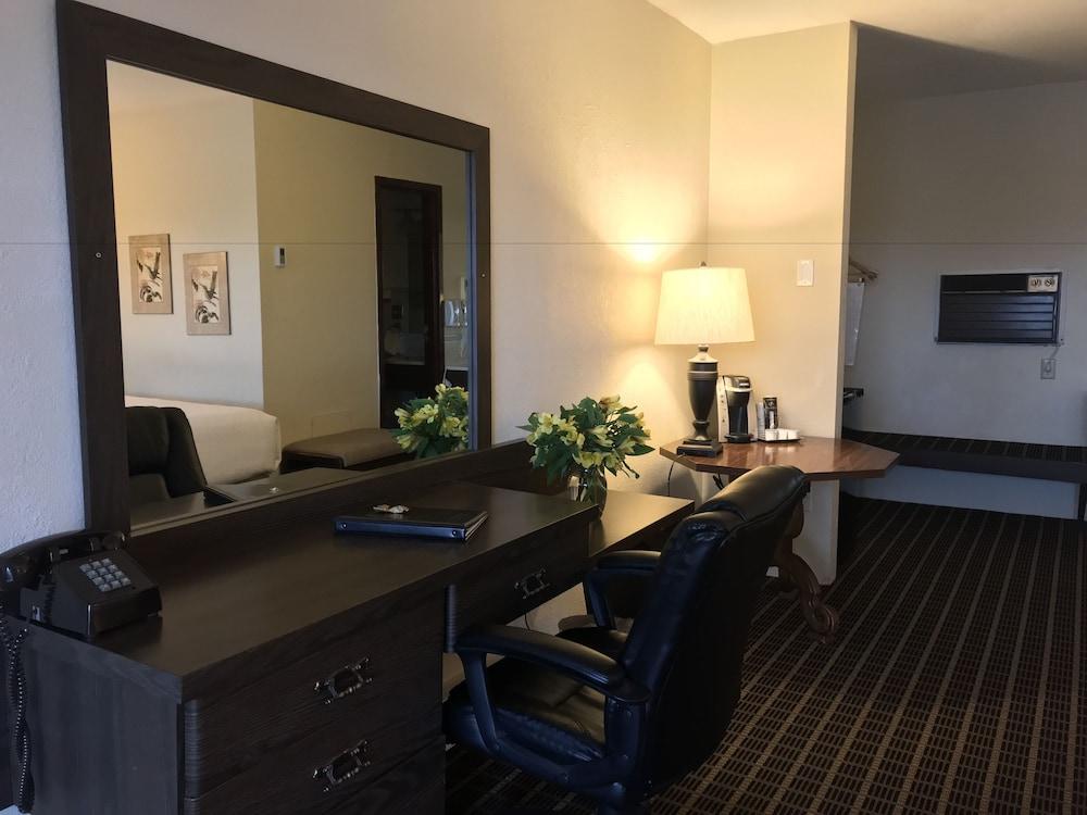 Bozeman Lewis & Clark Motel photo 8