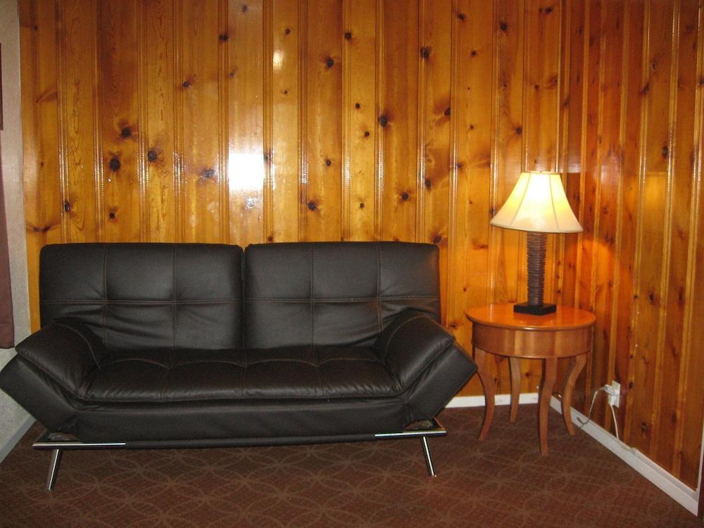 Masters Inn photo 22