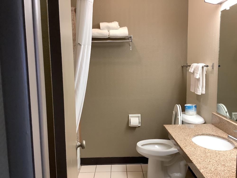Silver Spur Vintage Inn & Suites photo 56