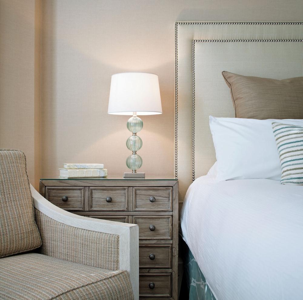 Snug Harbor Inn photo 10