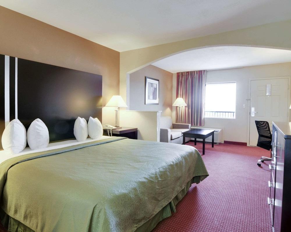 Quality Inn & Suites Clarksville photo 30