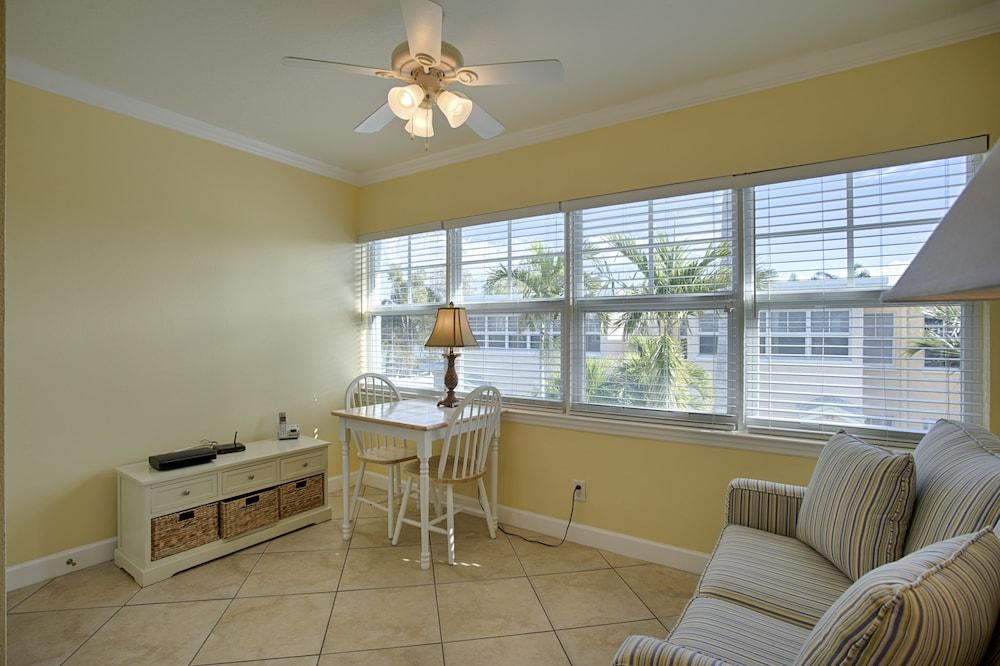 Barefoot Beach Resort photo 37