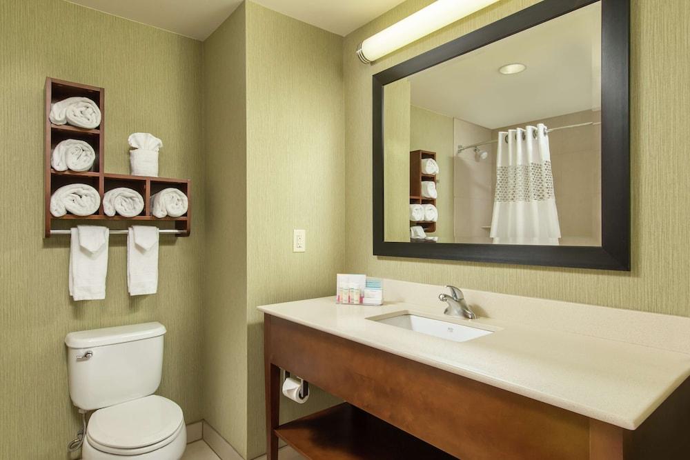 Hampton Inn Cleveland, TN photo 11