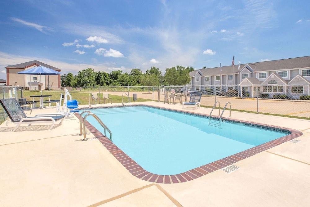 Microtel Inn by Wyndham Broken Bow photo 9
