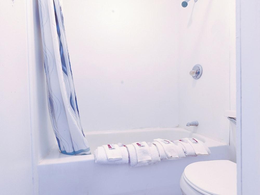 Country Hearth Inn & Suites By OYO Sturgis photo 36