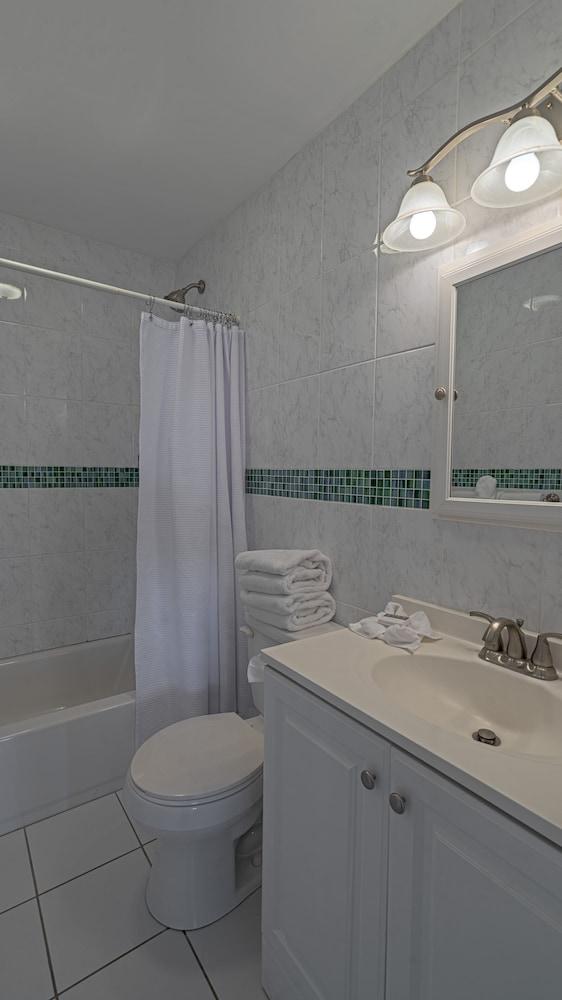 Montauk Oceanside Suites photo 62