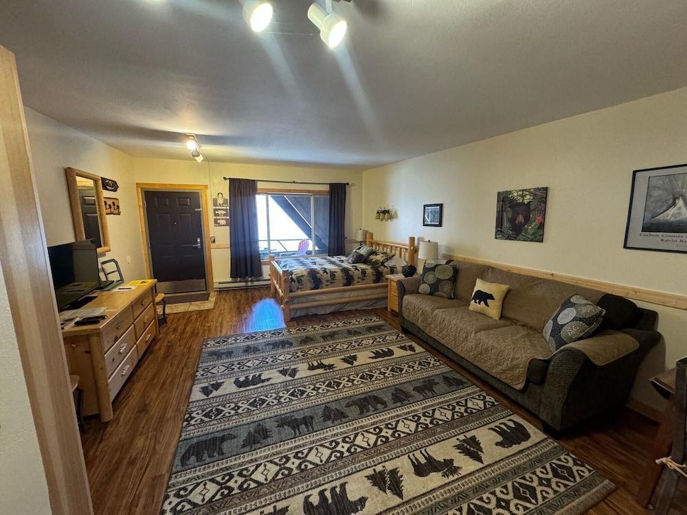 Chateau Rouge Condominiums photo 95