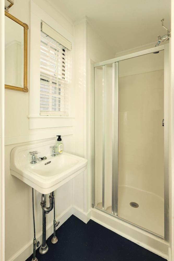 Sawyer House photo 45