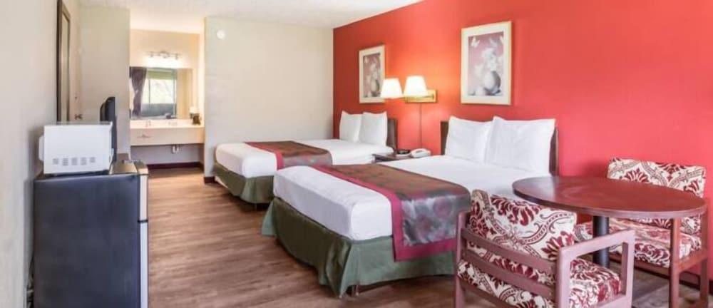Red Carpet Inn Hazleton photo 8