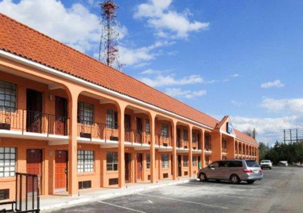 Rodeway Inn Forsyth near GA Public Safety Training Center — hotel in Forsyth