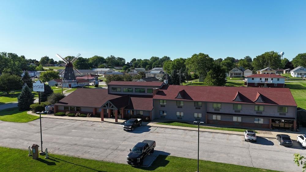 Hygge Inn & Suites photo 1