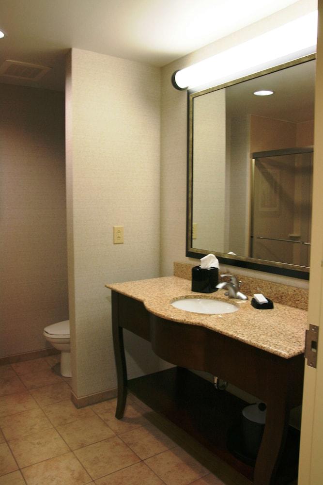 Hampton Inn & Suites West Point photo 12