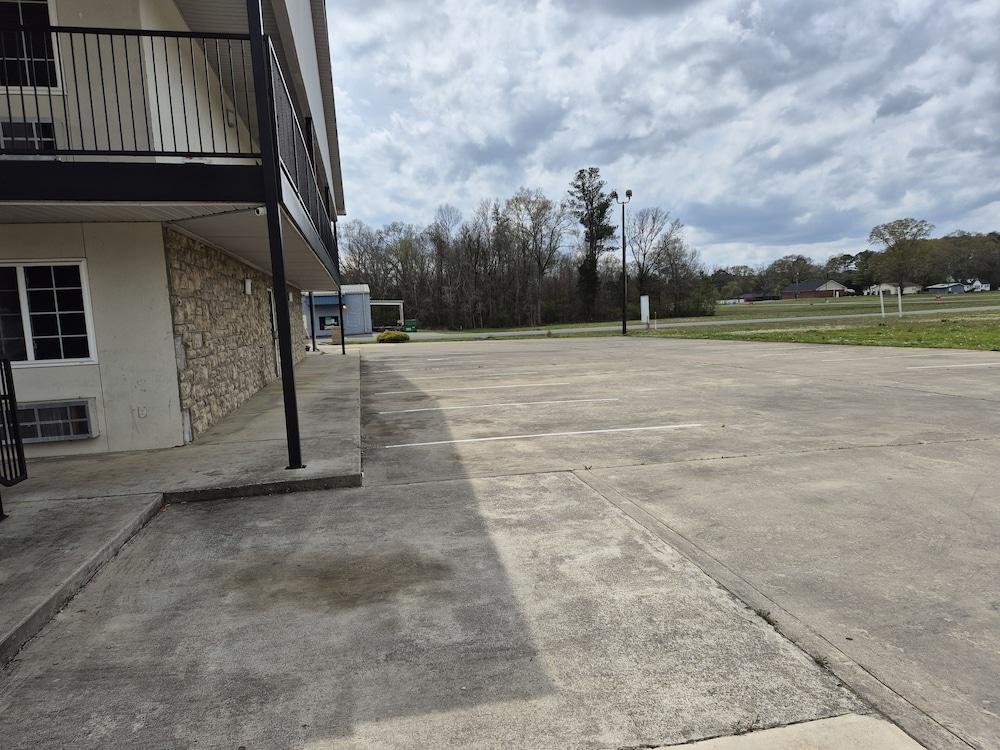 General Bragg Inn & Suites Chickamauga photo 30