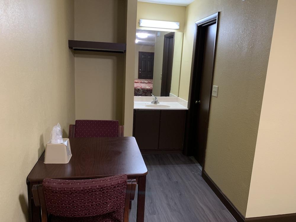 Budget Inn Ardmore photo 15