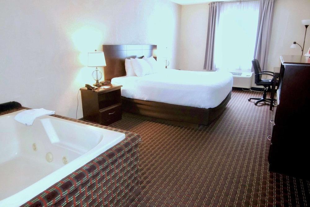 Ramada by Wyndham Tell City photo 16